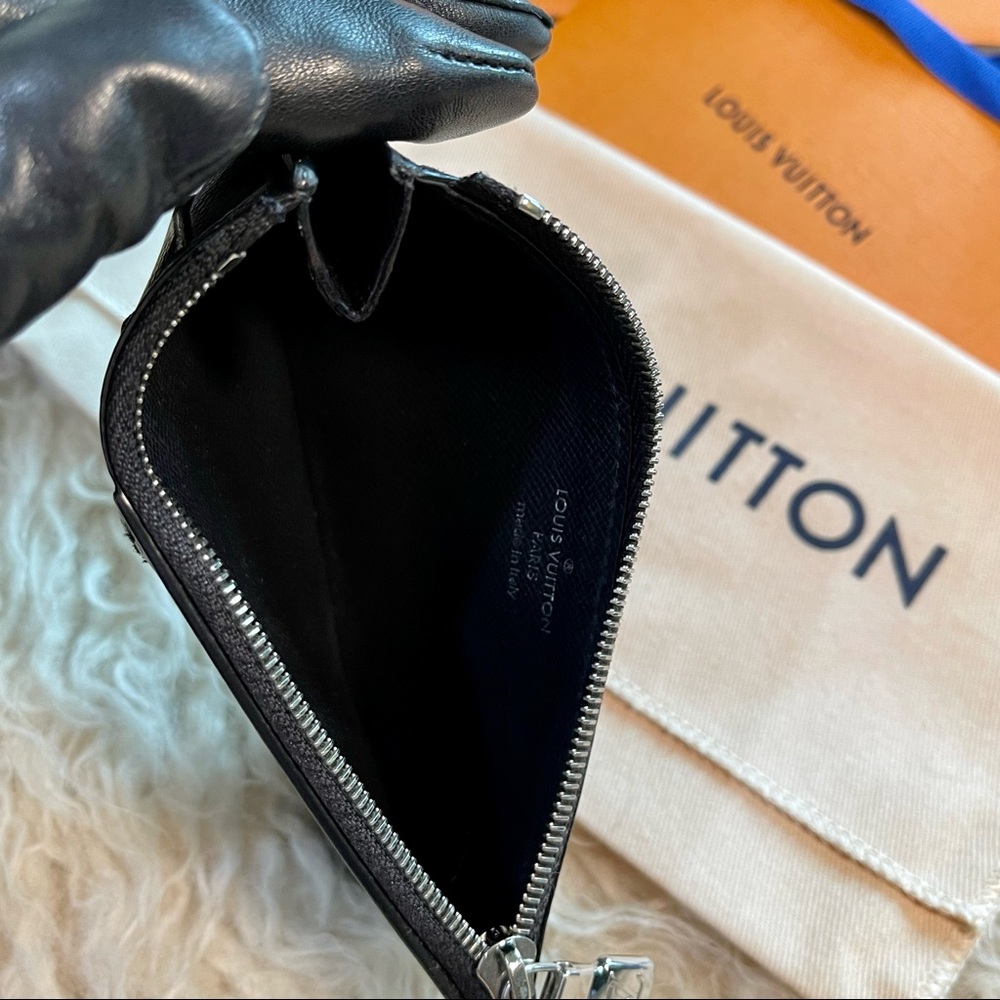 2019 Louis Vuitton Taiga Coin Card Holder Wallet - Picture 14 of 16